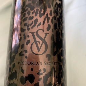 Victoria’s Secret On Point water bottle straw,sweat towel and hair ties included